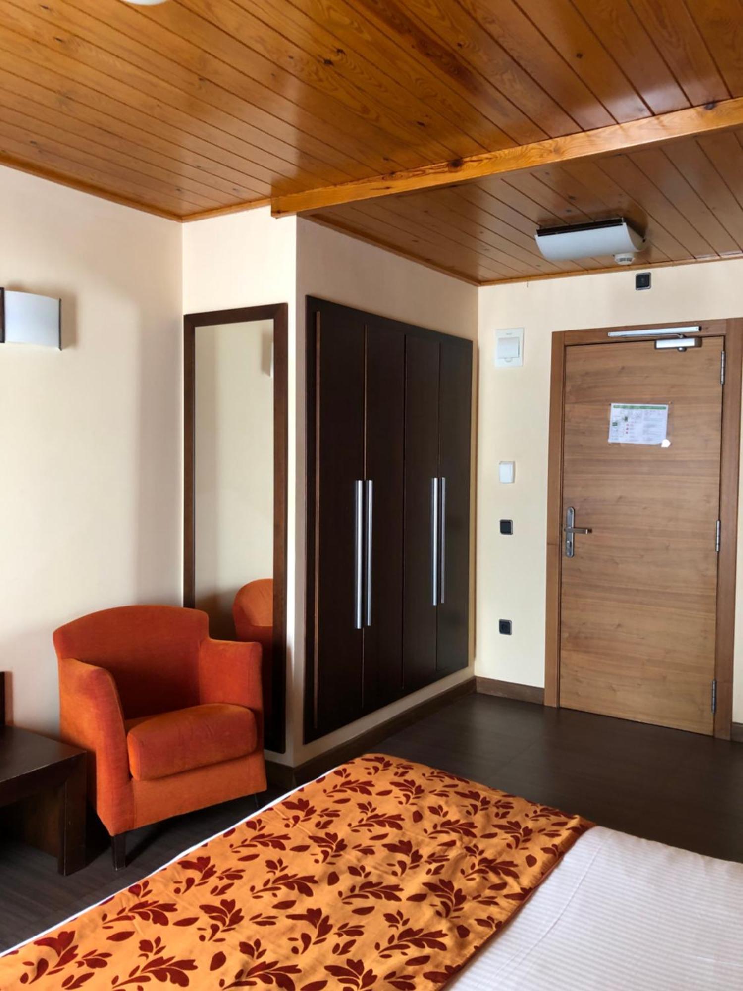 Hotel Solineu Ла-Моліна Екстер'єр фото