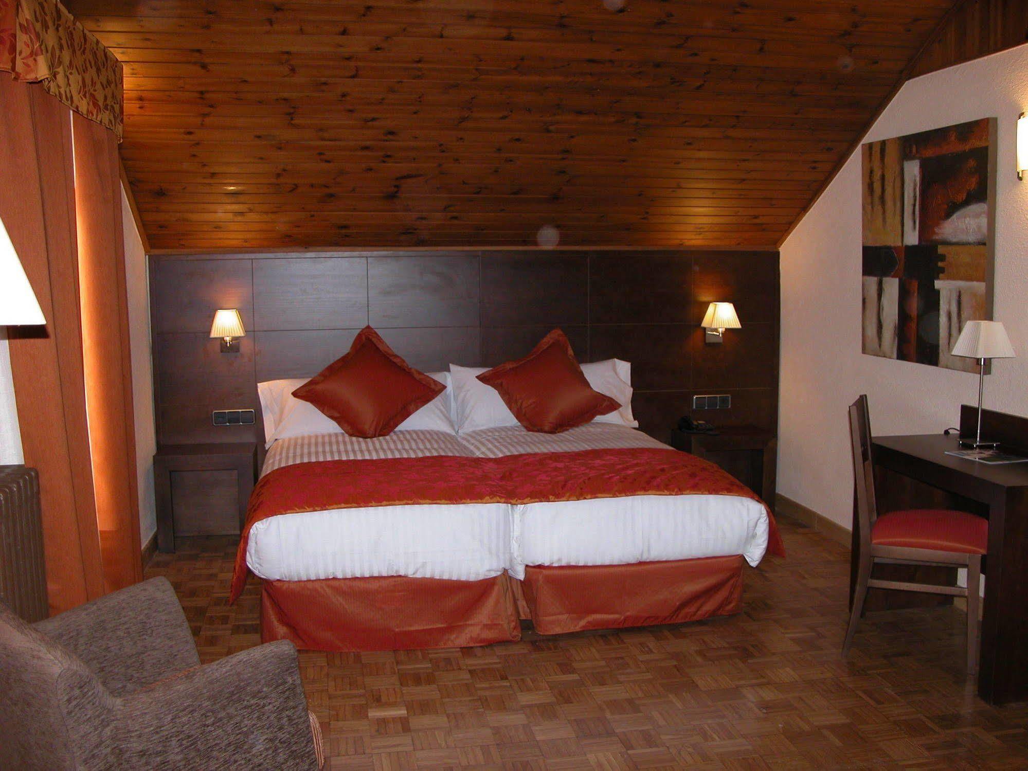 Hotel Solineu Ла-Моліна Екстер'єр фото